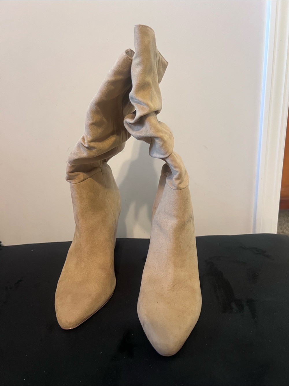 Banana Republic - Tan Slouchy boot. Sz.7